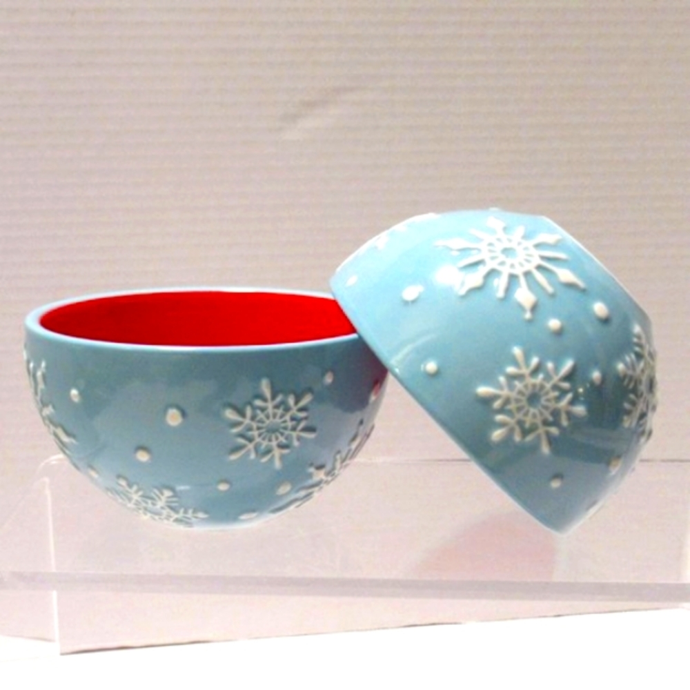 Hallmark Snowflake Bowl set